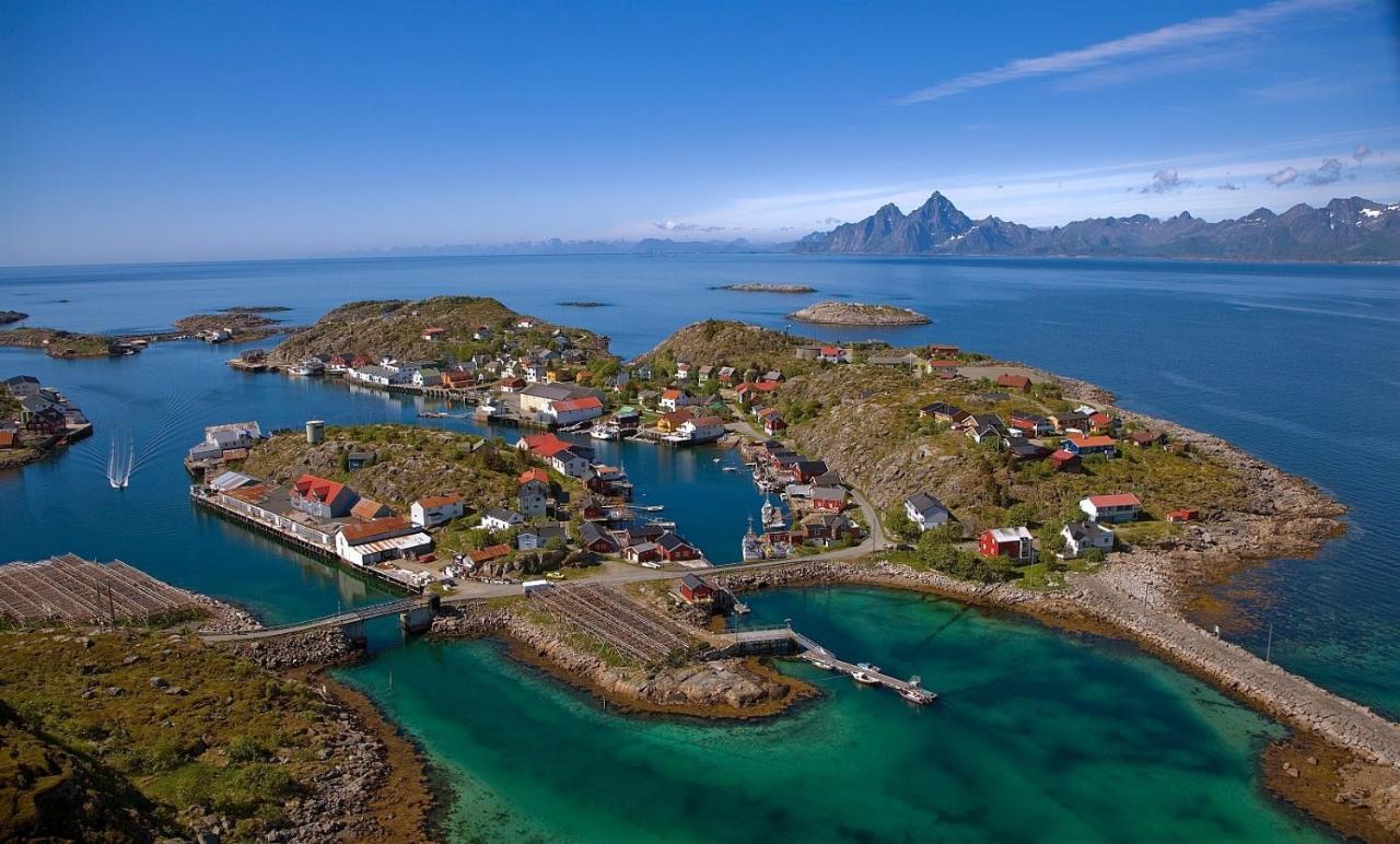 Heimbrygga Restaurant & Accommodation Skrova 外观 照片