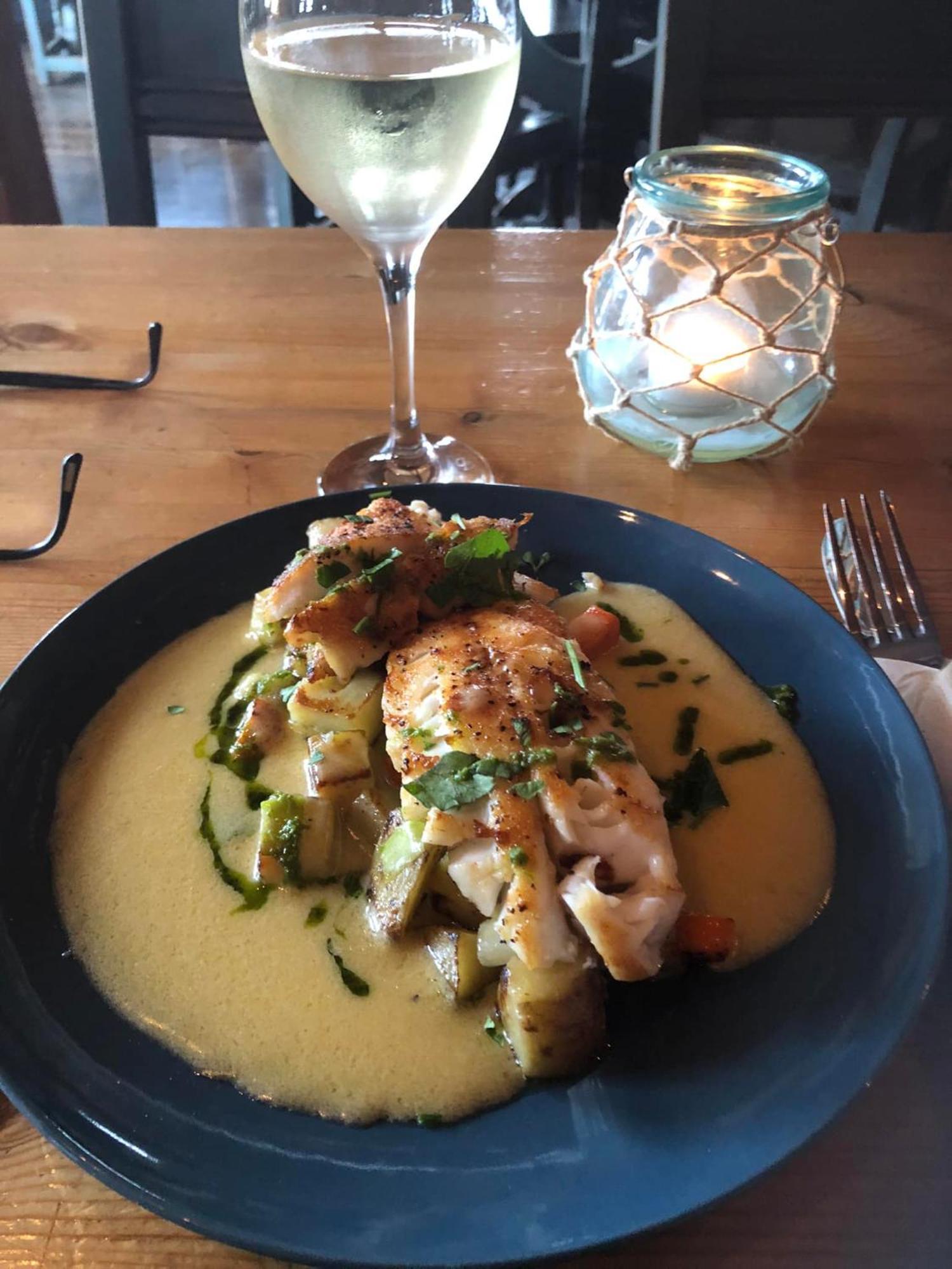 Heimbrygga Restaurant & Accommodation Skrova 外观 照片